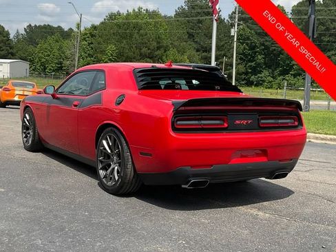Used 2015 Dodge Challenger SRT image 5
