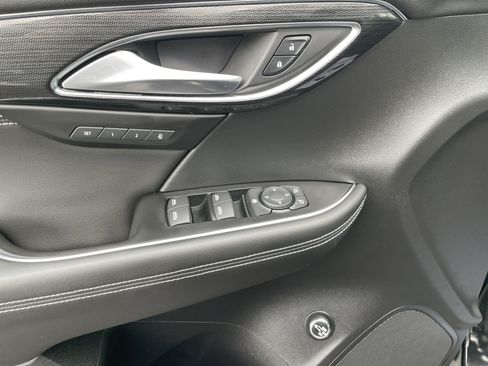 Used 2023 Buick Envision Essence w/ Technology Package I image 28