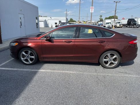 Used 2015 Ford Fusion SE FWD image 4