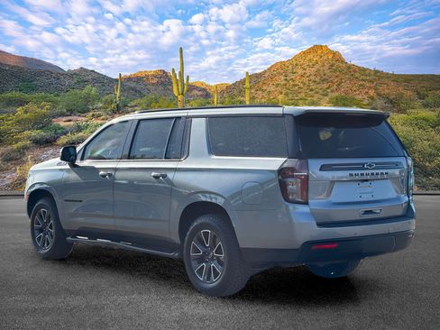 Used 2023 Chevrolet Suburban Z71 w/ Luxury Package AWD/4WD image 6