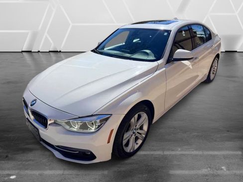Used 2018 BMW 330i Sedan RWD image 2