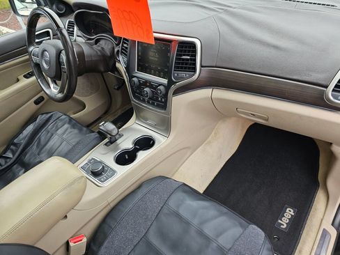 Used 2014 Jeep Grand Cherokee Overland w/ Advanced Technology Group AWD/4WD image 14