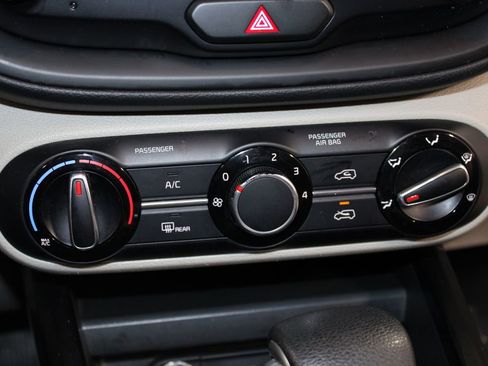 Used 2020 Kia Soul LX image 39