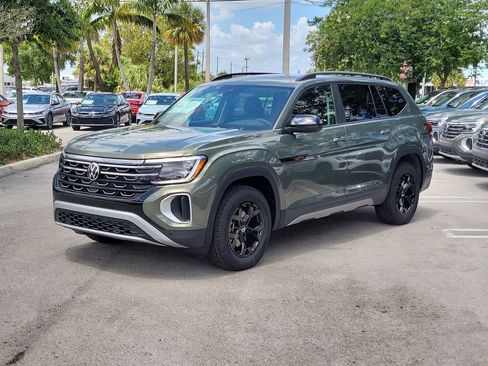 New 2026 Volkswagen Atlas Peak Edition AWD/4WD image 3