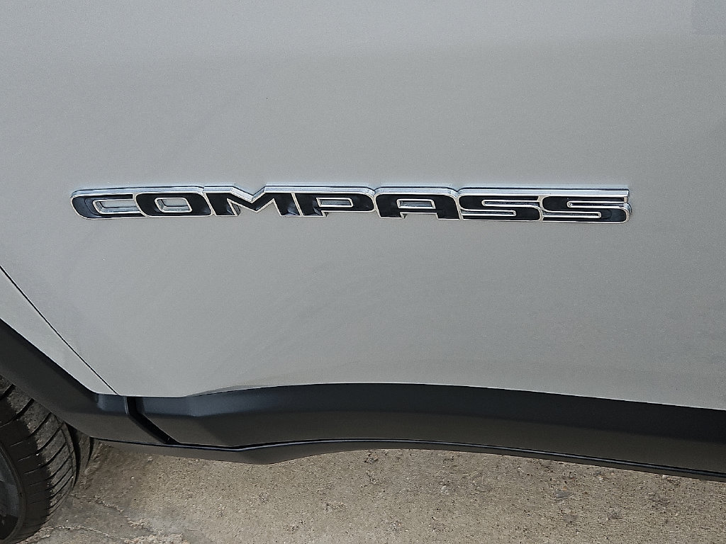 Used 2025 Jeep Compass Limited AWD/4WD image 14