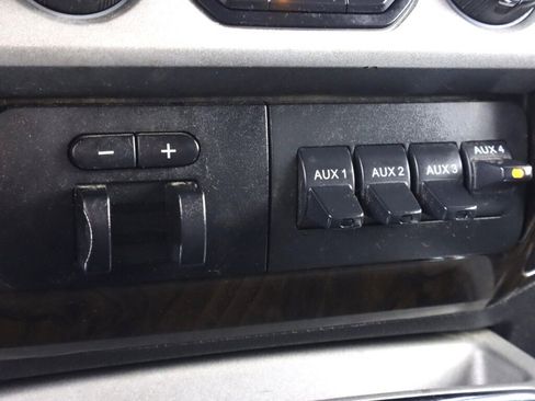 Used 2016 Ford F350 Platinum w/ Platinum Package image 23