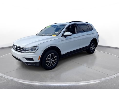 Used 2019 Volkswagen Tiguan SE w/ Panoramic Sunroof Package AWD/4WD image 4