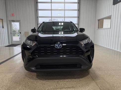 Used 2022 Toyota RAV4 LE image 7