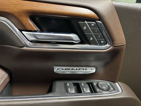 Used 2023 GMC Sierra 1500 Denali w/ Technology Package image 9
