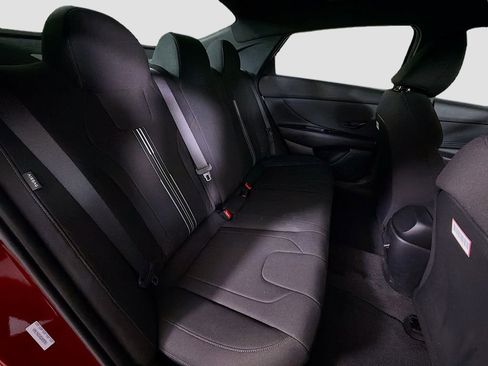 Used 2025 Hyundai Elantra Sport image 28