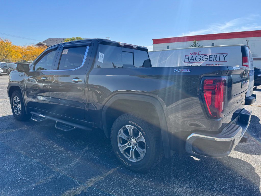 Used 2021 GMC Sierra 1500 SLT w/ SLT Convenience Package AWD/4WD image 4