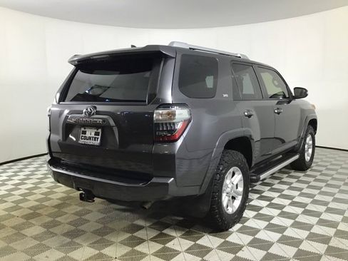 Used 2017 Toyota 4Runner SR5 Premium image 7