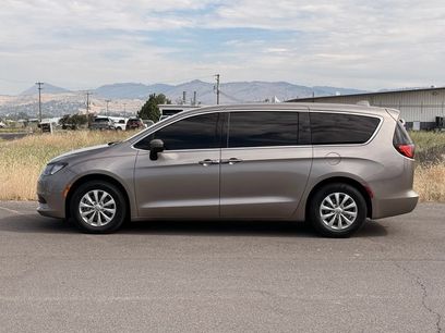 Used 2017 Chrysler Pacifica Touring w/ Tire & Wheel Group