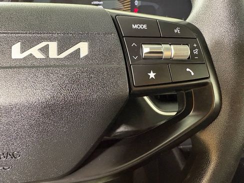 Used 2025 Kia K4 FWD image 25