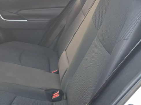 Used 2019 Toyota RAV4 LE AWD/4WD image 8