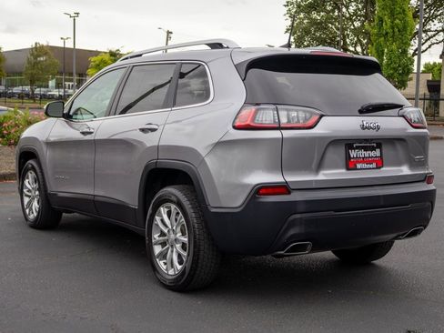 Used 2019 Jeep Cherokee Latitude w/ Cold Weather Group FWD image 9