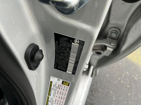 Used 2025 Toyota Corolla LE image 29