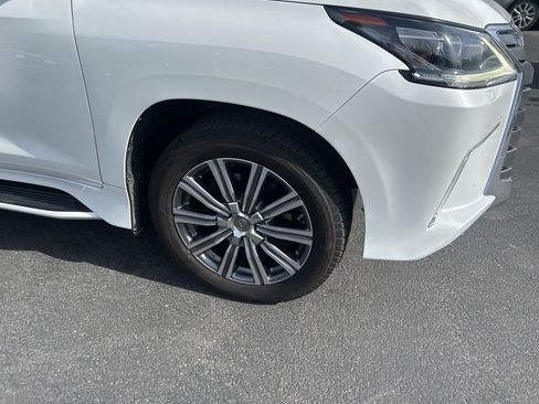 Used 2017 Lexus LX 570 4WD w/ Luxury Package image 12