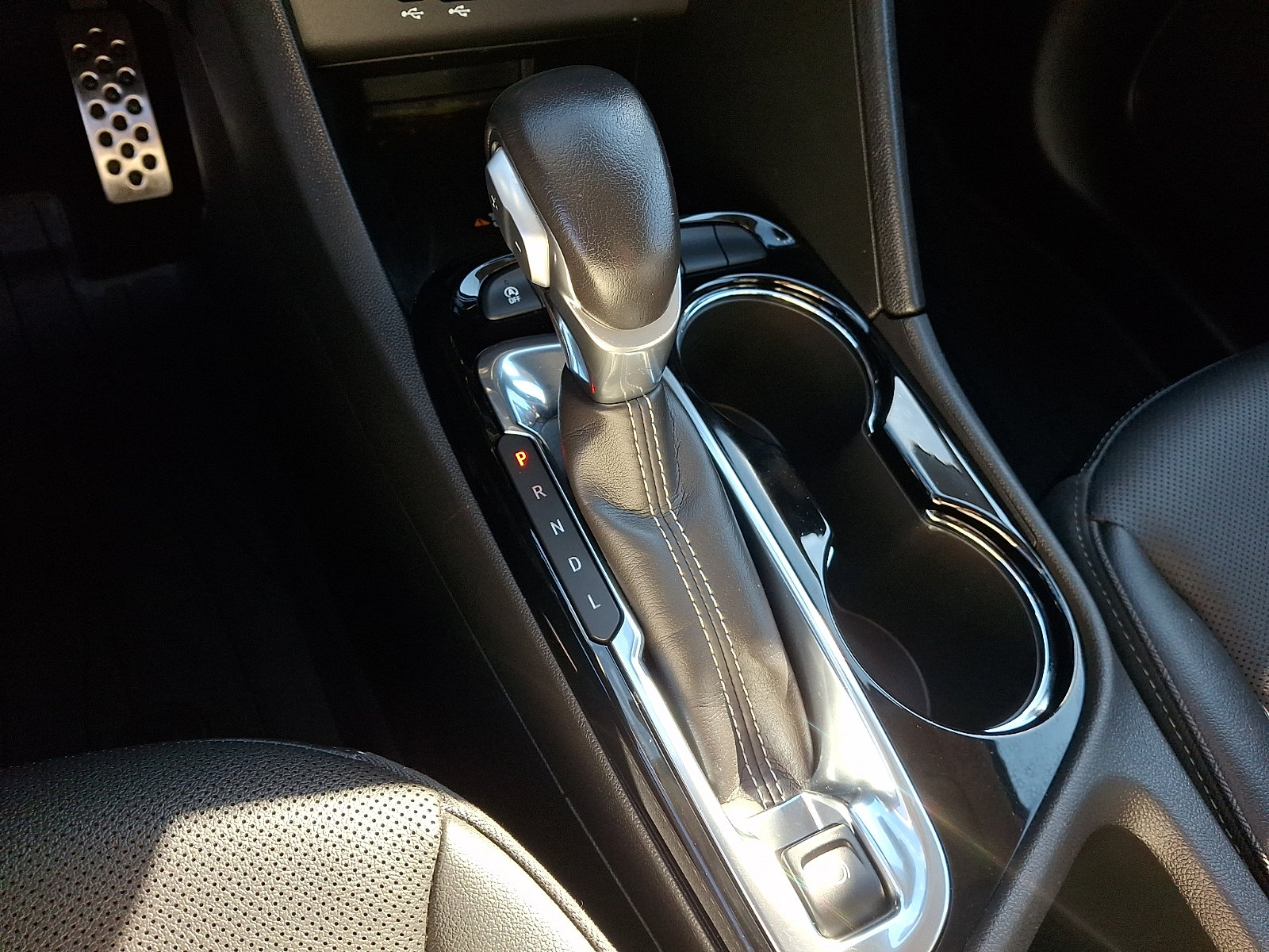 Used 2024 Buick Encore GX Sport Touring w/ Advanced Technology Package AWD/4WD image 22