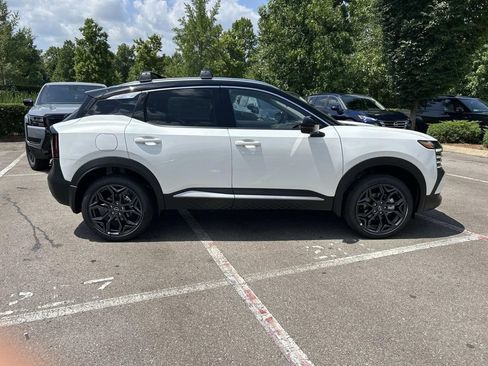 New 2026 Nissan Kicks SR w/ Cold Weather Package AWD/4WD image 8