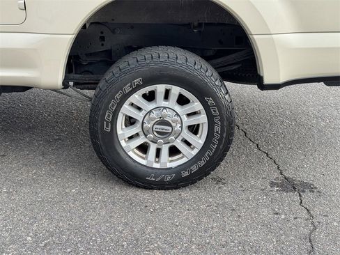 Used 2017 Ford F250 XLT image 11