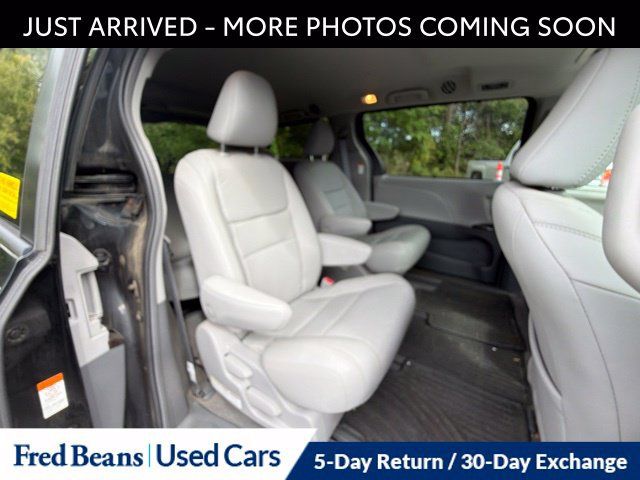 Used 2018 Toyota Sienna XLE w/ XLE Navigation Package AWD/4WD image 16