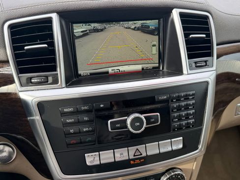 Used 2014 Mercedes-Benz GL 450 4MATIC image 23