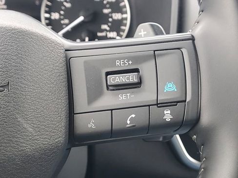Used 2025 Nissan Rogue SV AWD/4WD image 18