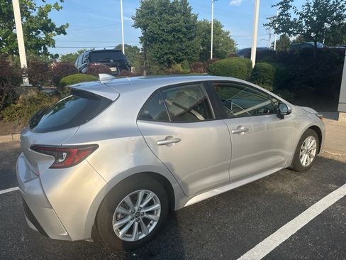 Used 2024 Toyota Corolla SE w/ SE Package FWD image 6
