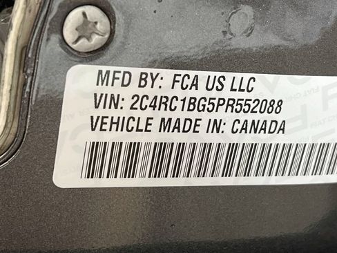 Used 2023 Chrysler Pacifica Touring-L FWD image 29
