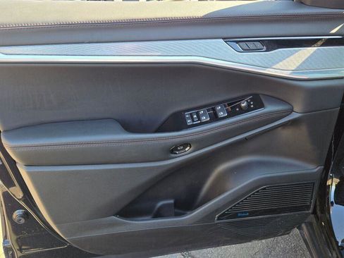 Used 2024 Jeep Wagoneer Launch Edition image 23