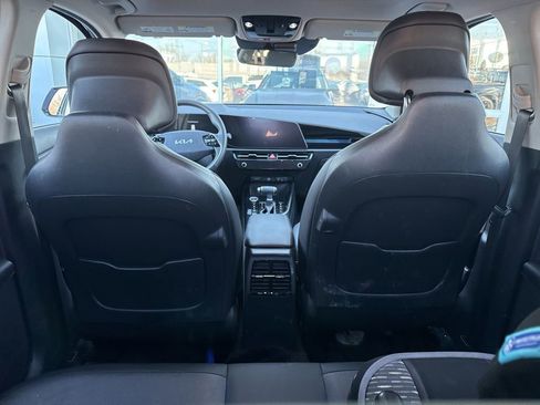 Used 2023 Kia Niro SX Touring image 36