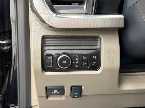 Used 2026 Ford F450 Platinum w/ Platinum Plus Package AWD/4WD image 32