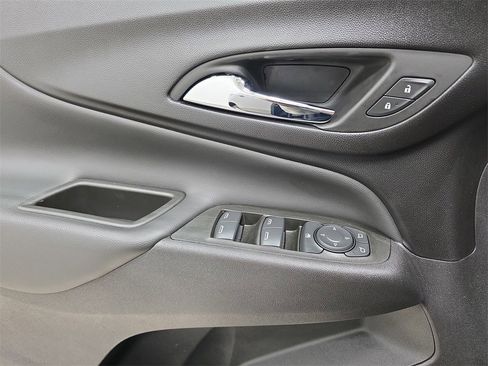 Used 2022 Chevrolet Equinox LT image 28