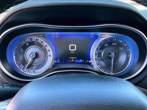 Used 2019 Chrysler 300 Touring L w/ Quick Order Package 22F image 26