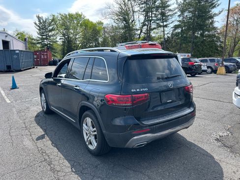 Used 2022 Mercedes-Benz GLB 250 4MATIC image 7