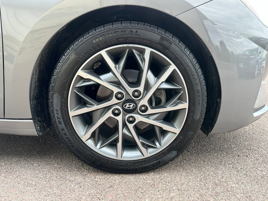 Used 2020 Hyundai Elantra Limited w/ Cargo Package (C1) FWD image 39