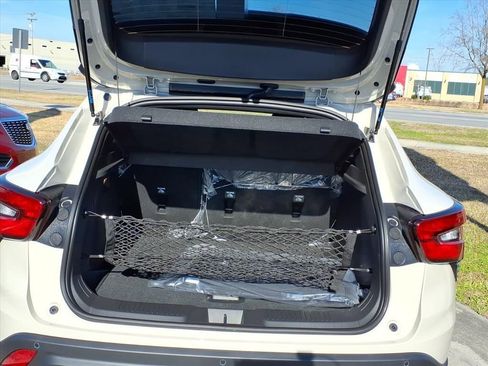 New 2026 Chevrolet Trax RS w/ Sunroof Package image 15