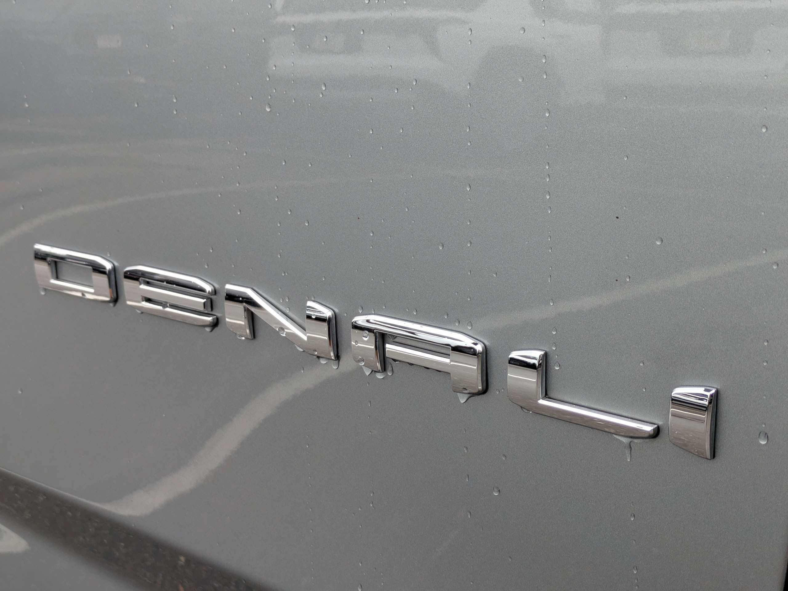 Used 2024 GMC Yukon Denali RWD image 12