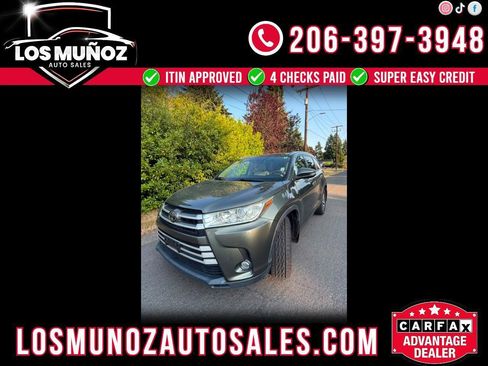 Used 2018 Toyota Highlander XLE AWD/4WD image 1