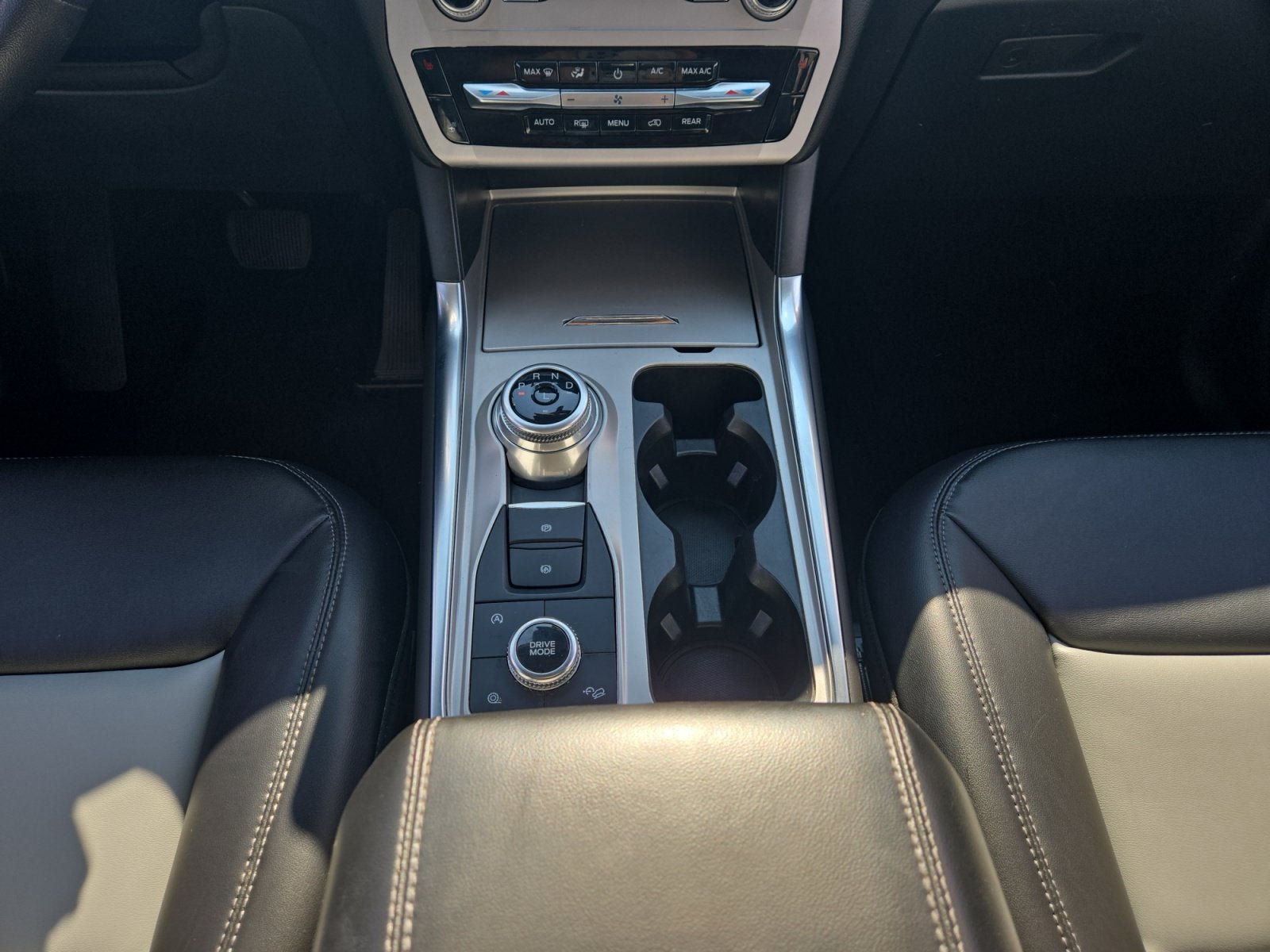 Certified 2023 Ford Explorer XLT w/ Equipment Group 202A AWD/4WD image 41