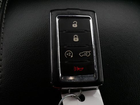 Used 2023 Jeep Grand Cherokee L Limited w/ Luxury Tech Group II AWD/4WD image 30