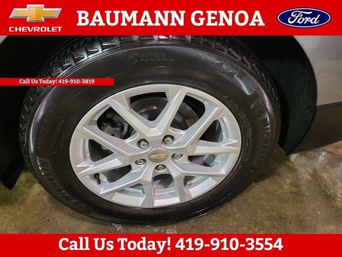 Used 2024 Chevrolet Equinox LT FWD image 28