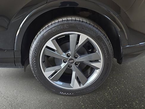 Used 2024 Audi Q4 e-tron Premium w/ Convenience Package AWD/4WD image 33