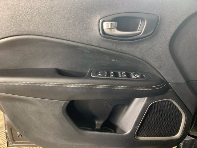 Used 2021 Jeep Compass Latitude FWD image 31