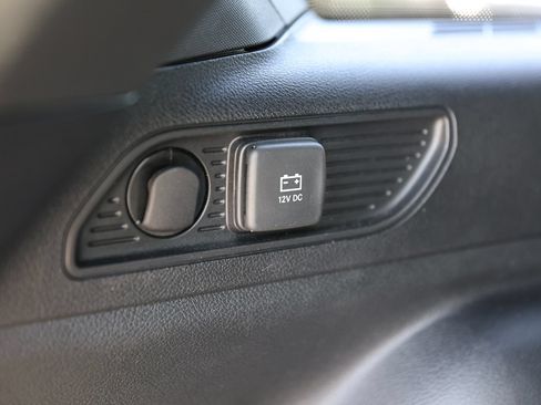 Used 2022 Jeep Grand Cherokee Altitude AWD/4WD image 13