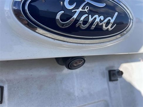 Certified 2019 Ford Escape SE image 6