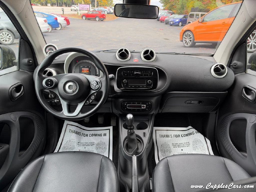Used 2016 smart fortwo Coupe RWD image 8
