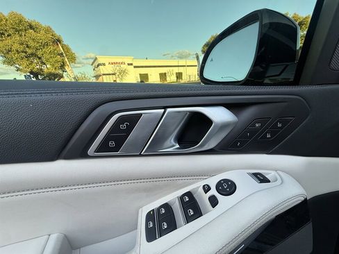 Used 2020 BMW X5 xDrive50i w/ Executive Package AWD/4WD image 20