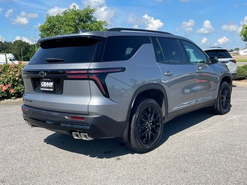 Used 2026 Chevrolet Traverse LT w/ Midnight/Sport Edition AWD/4WD image 8